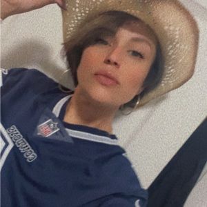 Meet your Posher, Aida